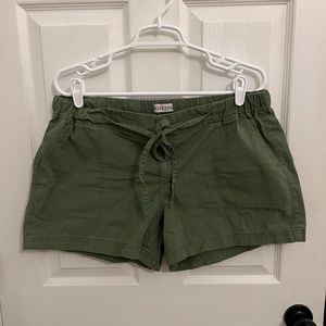 Drawstring olive green, summer shorts